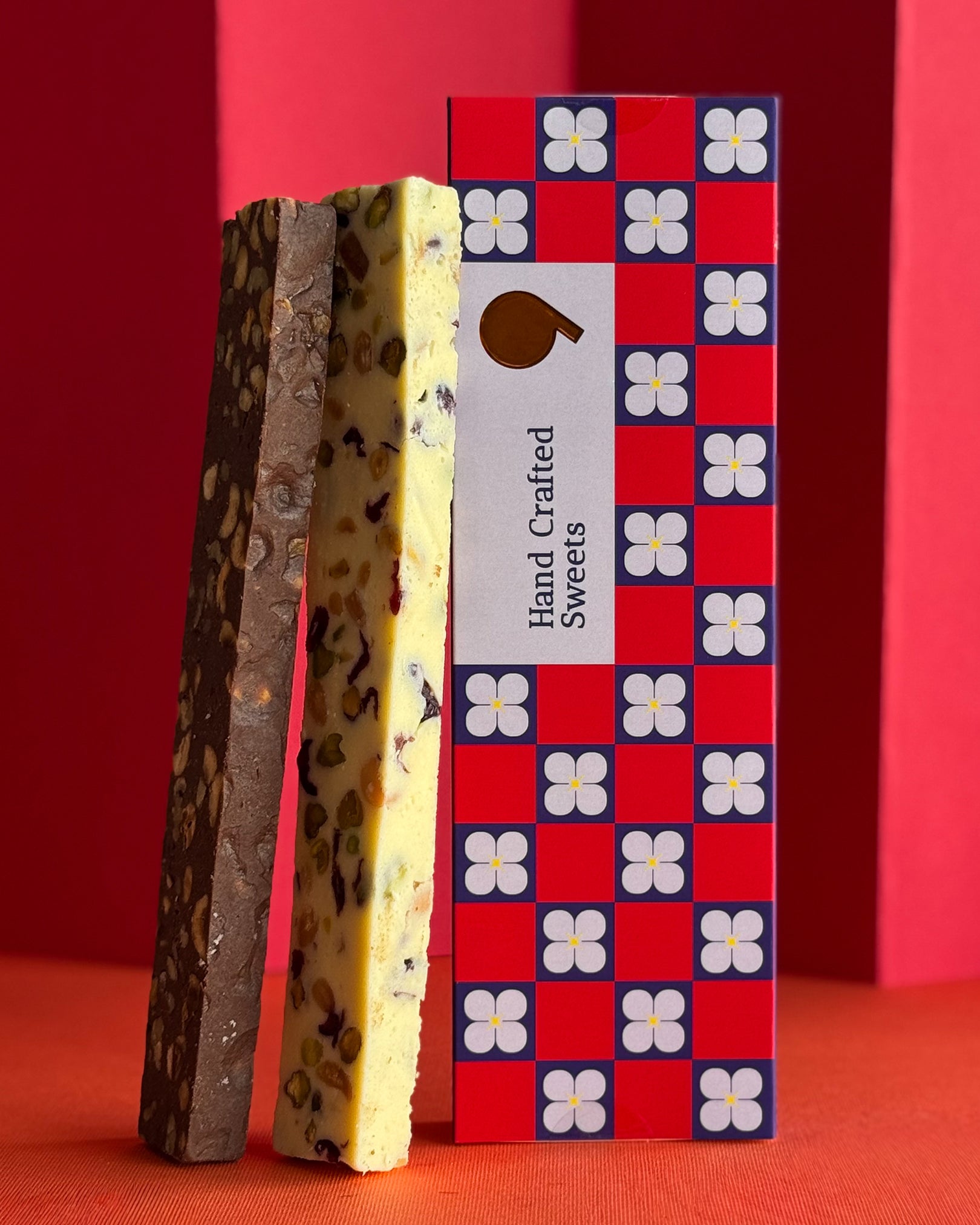 Black & white chocolate bar (180g)